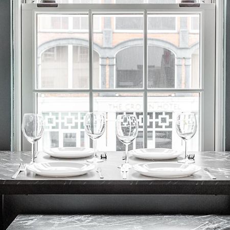 Homely 2 Beds Apt Up To 5 Guests-Wifi By Tent Serviced Apartments Chertsey Exteriér fotografie